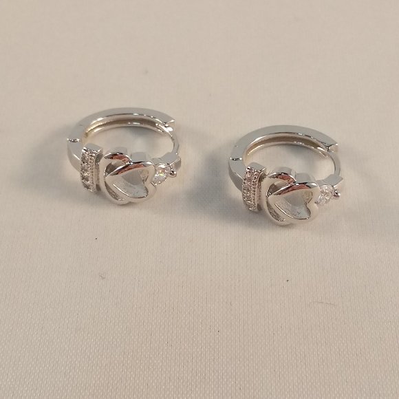 18K White Gold Filled Diamond Zircon Hollow Heart Dangle Earrings 16mm Gift - Picture 2 of 2